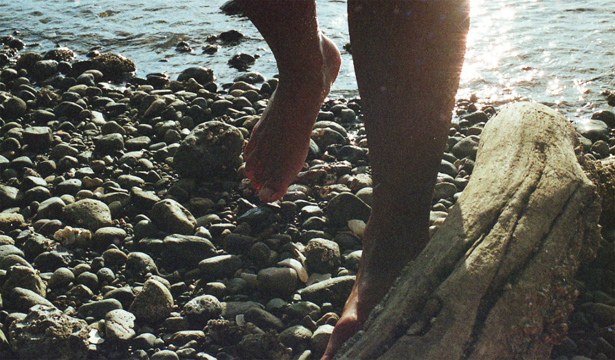 http://www.brianechon.com/indexhibit/files/gimgs/18_feet.jpg